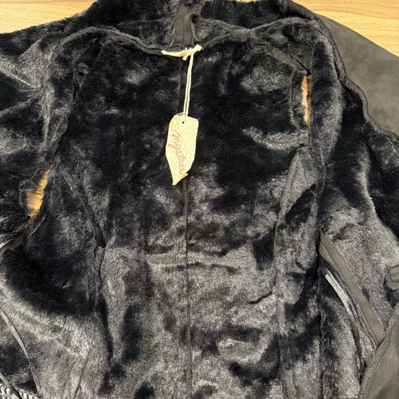 Mystree Stitch Fix Black Gray Open Front Draped Soft Suede Vest Size S - Picture 7 of 9